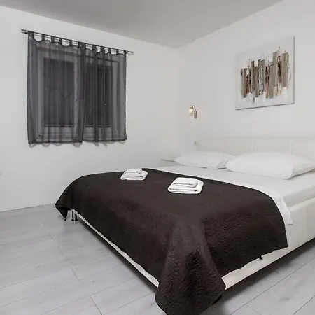 Andelka Apartment *