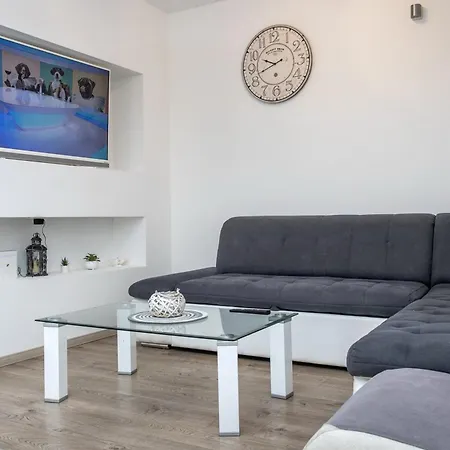 Apartment Andelka *